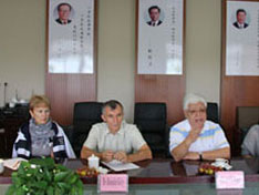 澳大利亚客户与合展洽谈